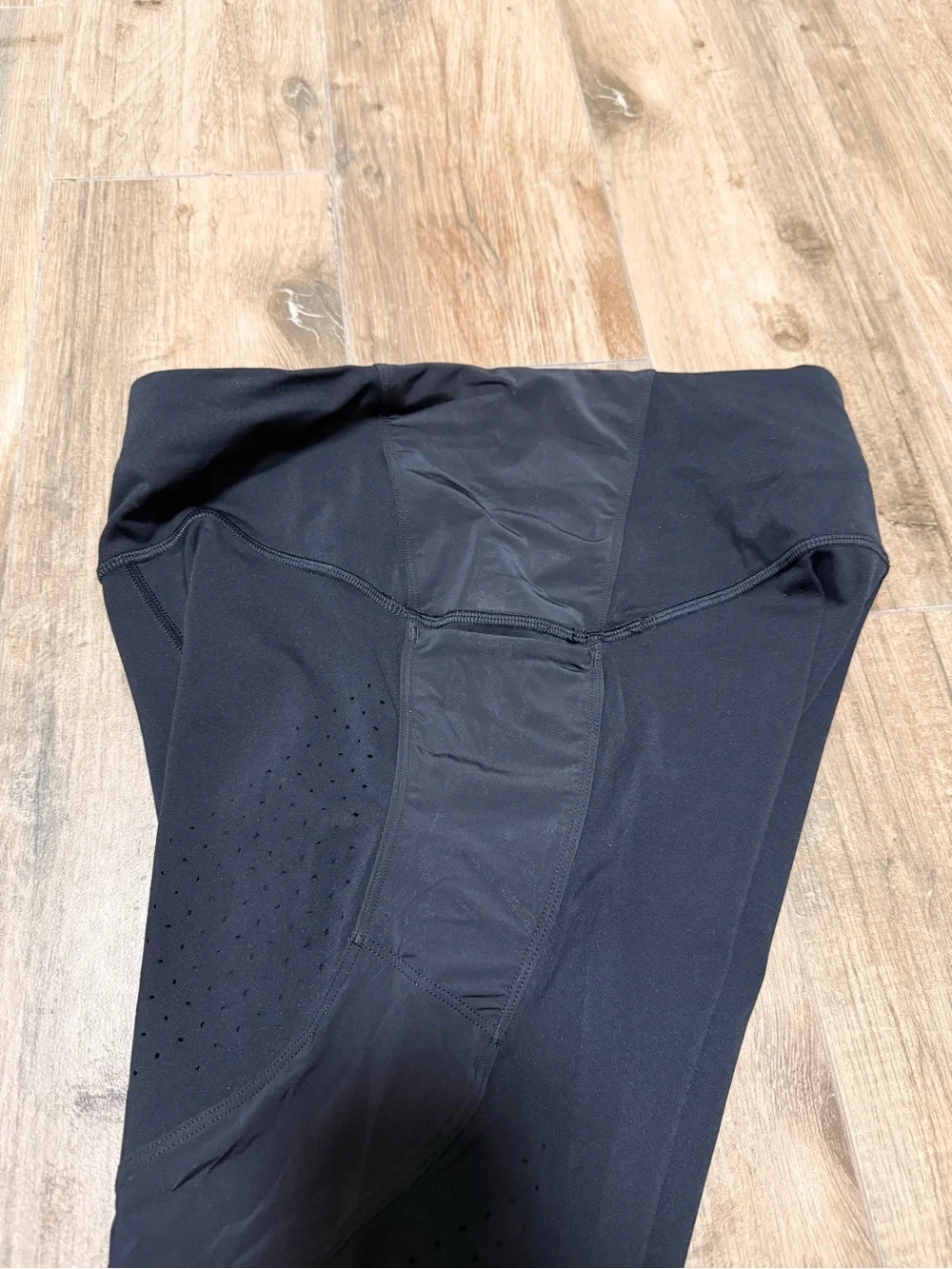 Lululemon Size 8 Uncovered Strength High-Waist Black Crop 23 inch Leggings